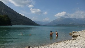 Früh am Ziel und genug Zeit zum Baden: Lago di Santa Croce